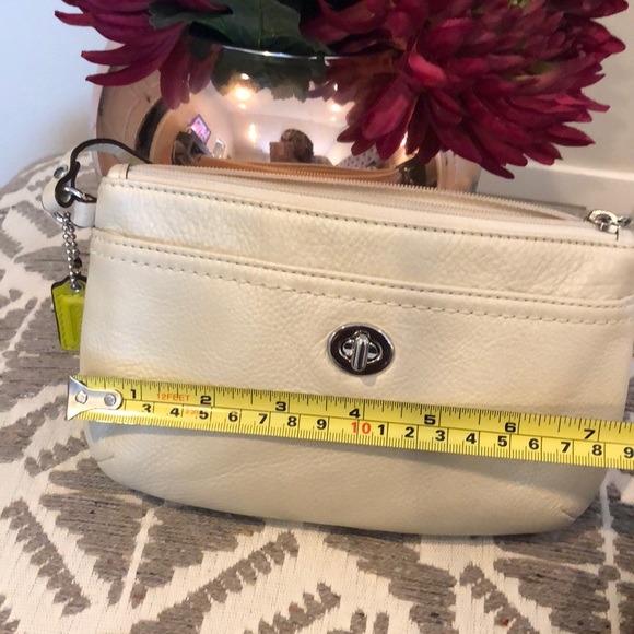 Coach Wristlet - Picture 6 of 6